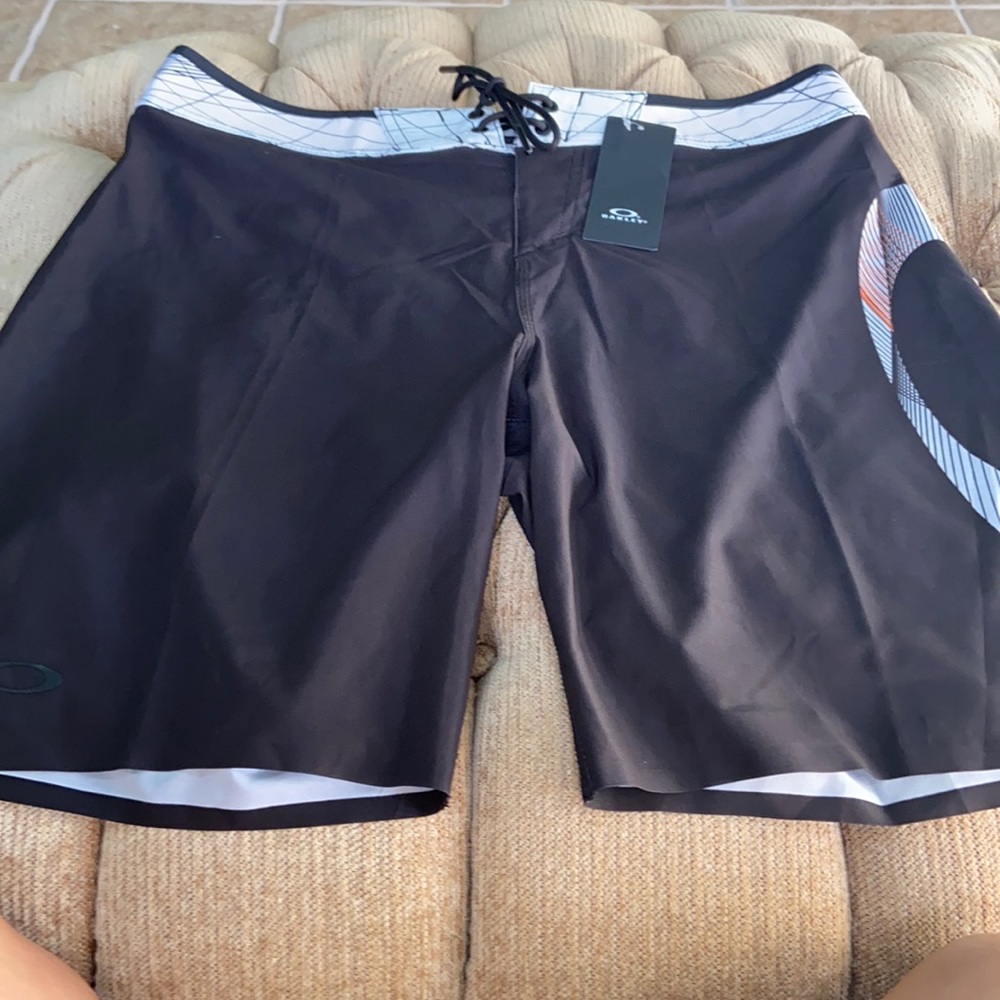 Oakley men’s board shorts